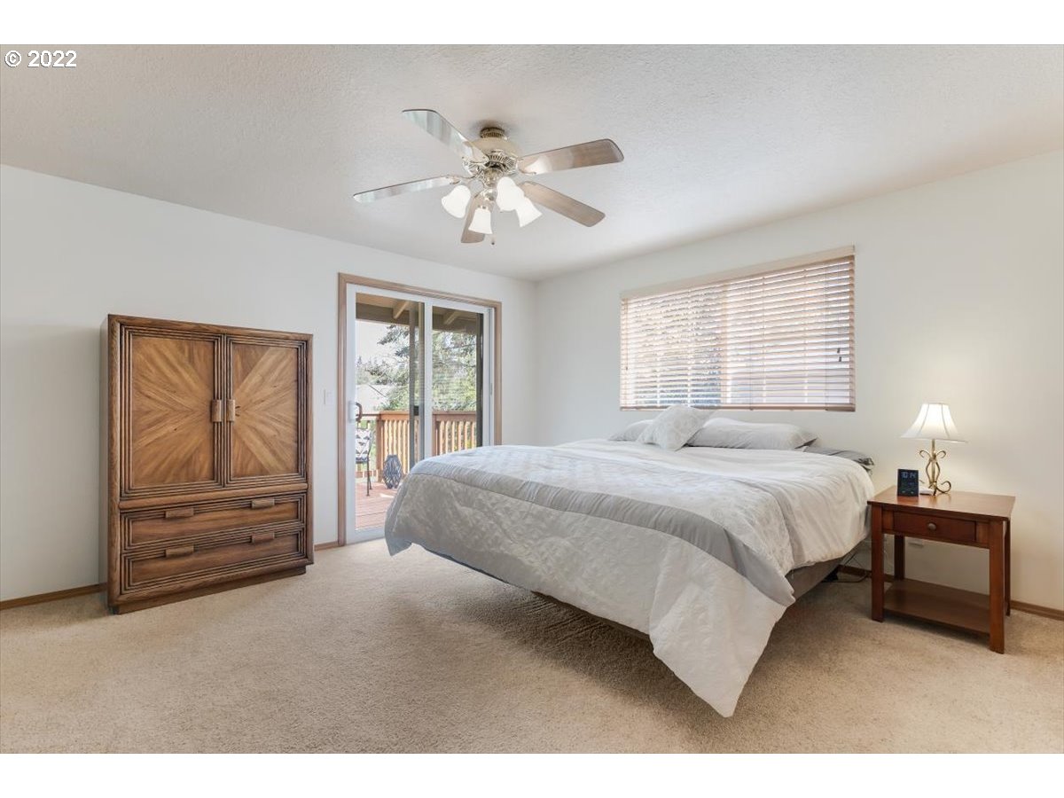 921 Southwest 4th Street Gresham, OR 97080 - Photo 13 of 31 Gallery Image 13