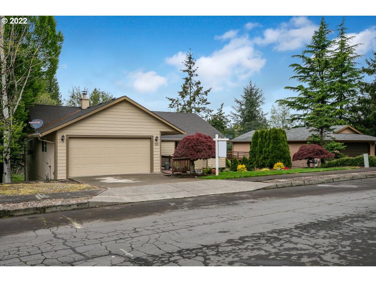 921 Southwest 4th Street Gresham, OR 97080 - Photo 2 of 31 Gallery Image 2