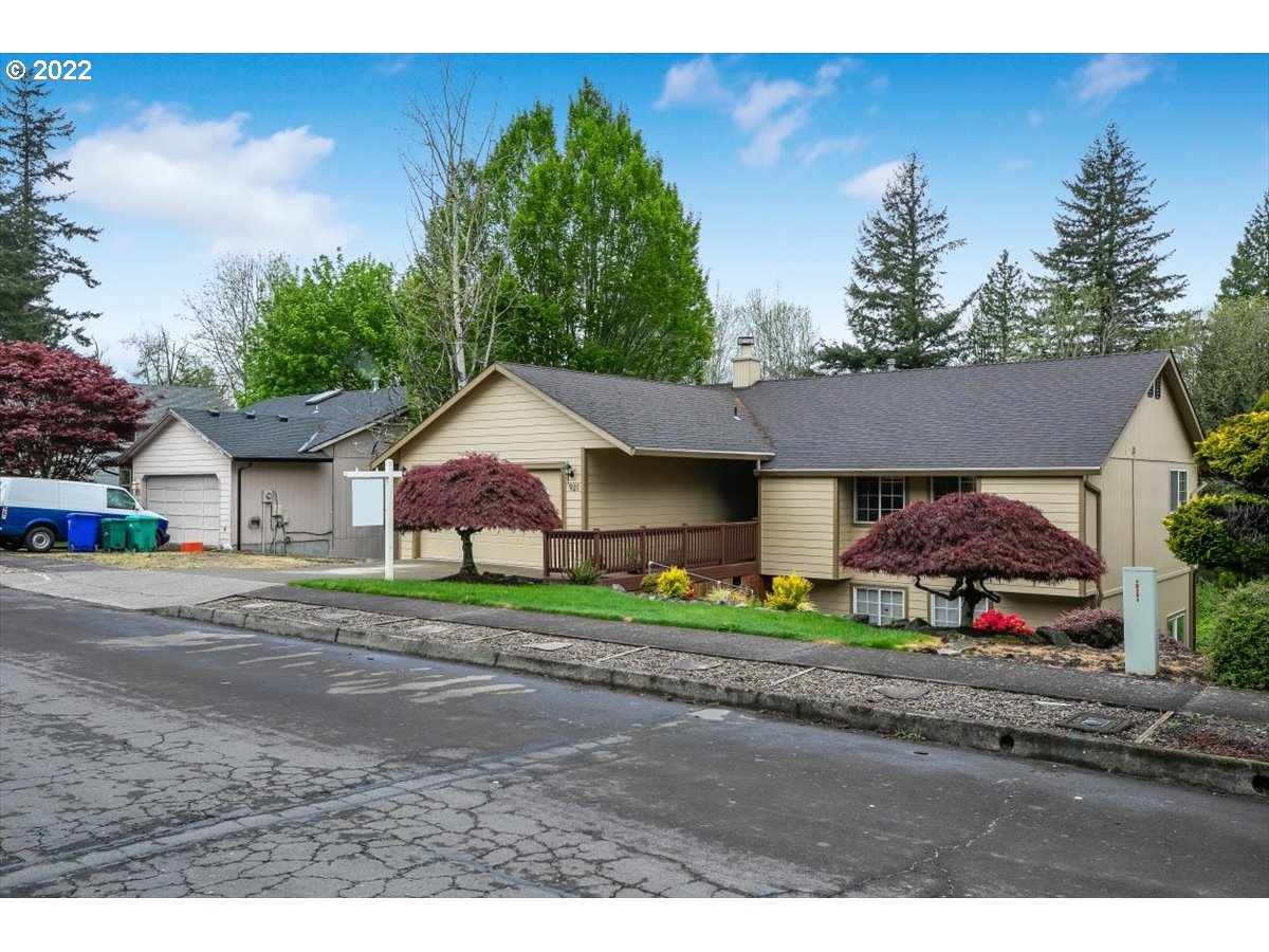 921 Southwest 4th Street Gresham, OR 97080 - Photo 3 of 31 Gallery Image 3