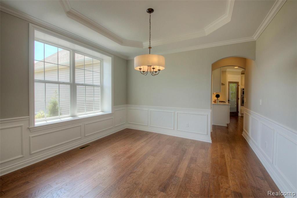 2402 Walnut View Drive Howell, MI 48855 - Photo 6 of 40 Gallery Image 6