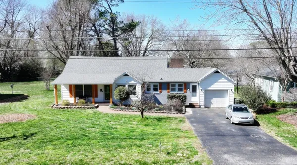 $229,900 | 2625 South Virginia Street, Hopkinsville, KY 42240