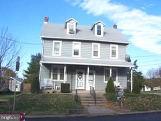 747 Philadelphia Avenue Reading, PA 19607 - Photo 2 of 5