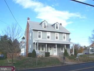 747 Philadelphia Avenue Reading, PA 19607 - Photo 3 of 5