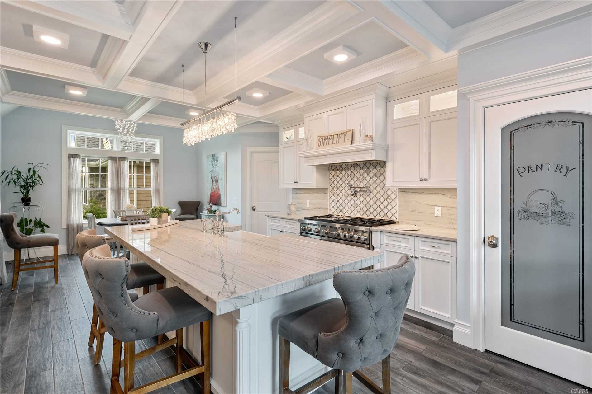 325 Wells Road Peconic, NY 11958 - Photo 5 of 20 Gourmet Kitchen