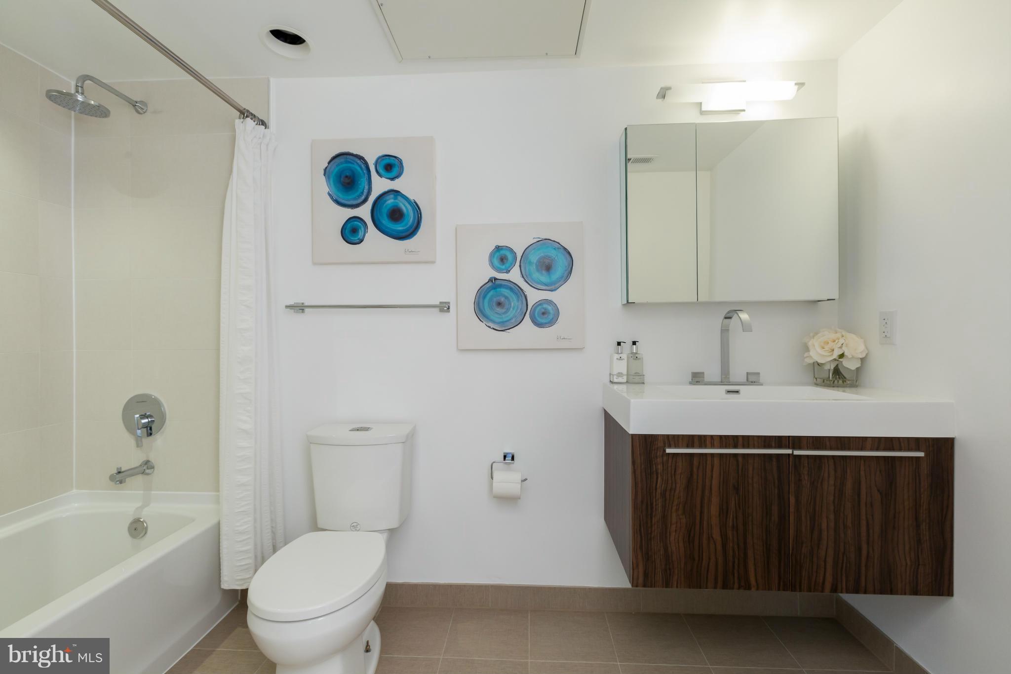2331 15th Street Northwest, Unit 301 Washington, DC 20009 - Photo 10 of 26 Bath