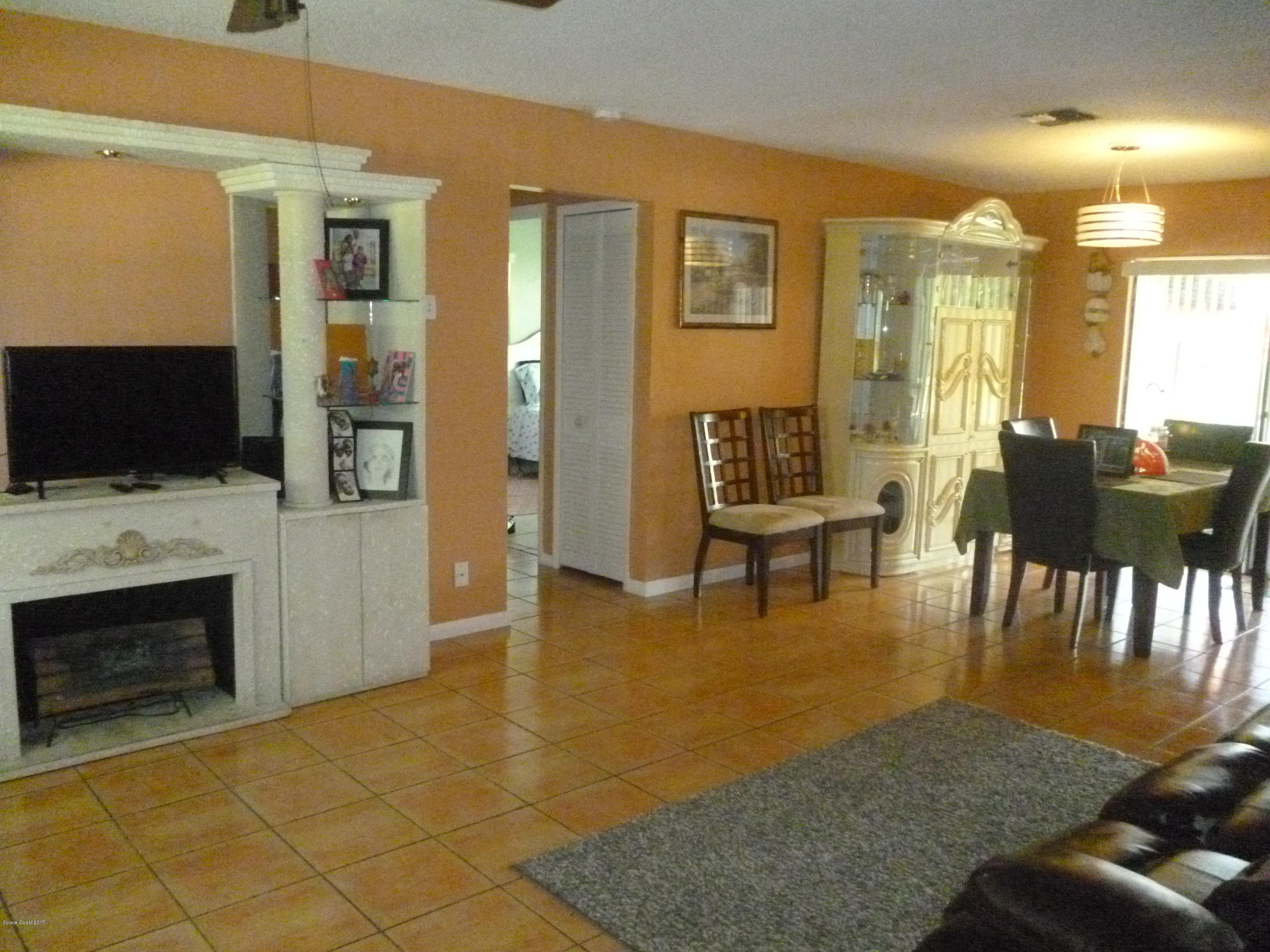1239 Packer Road Southeast Palm Bay, FL 32909 - Photo 17 of 20 P1020162