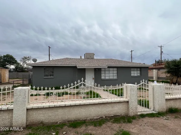 $1,649 | 2233 East Wood Street, Phoenix, AZ 85040