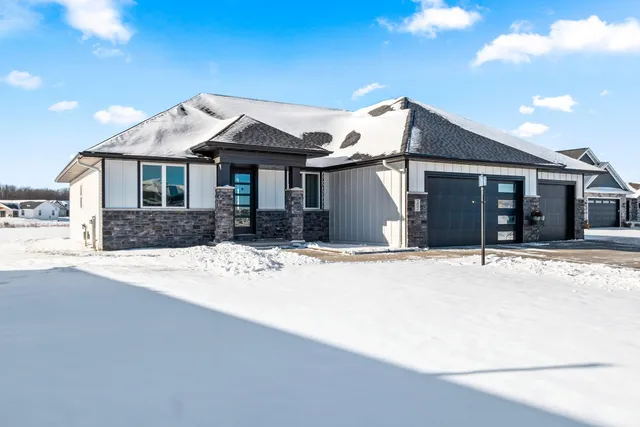 $650,000 | 302 Kerrigan Drive, Wrightstown, WI 54180