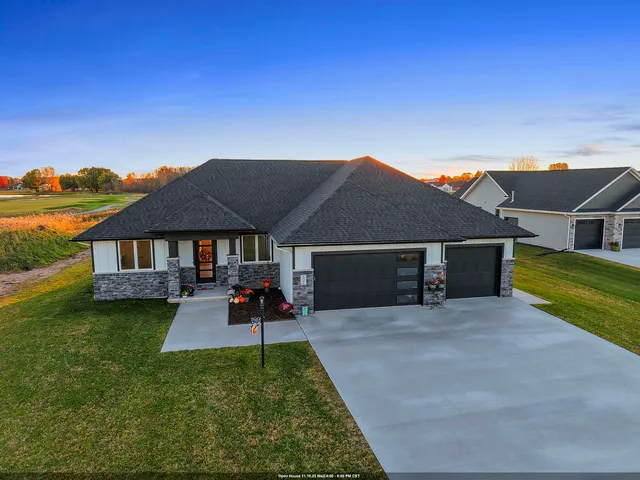 $685,000 | 302 Kerrigan Drive, Wrightstown, WI 54180