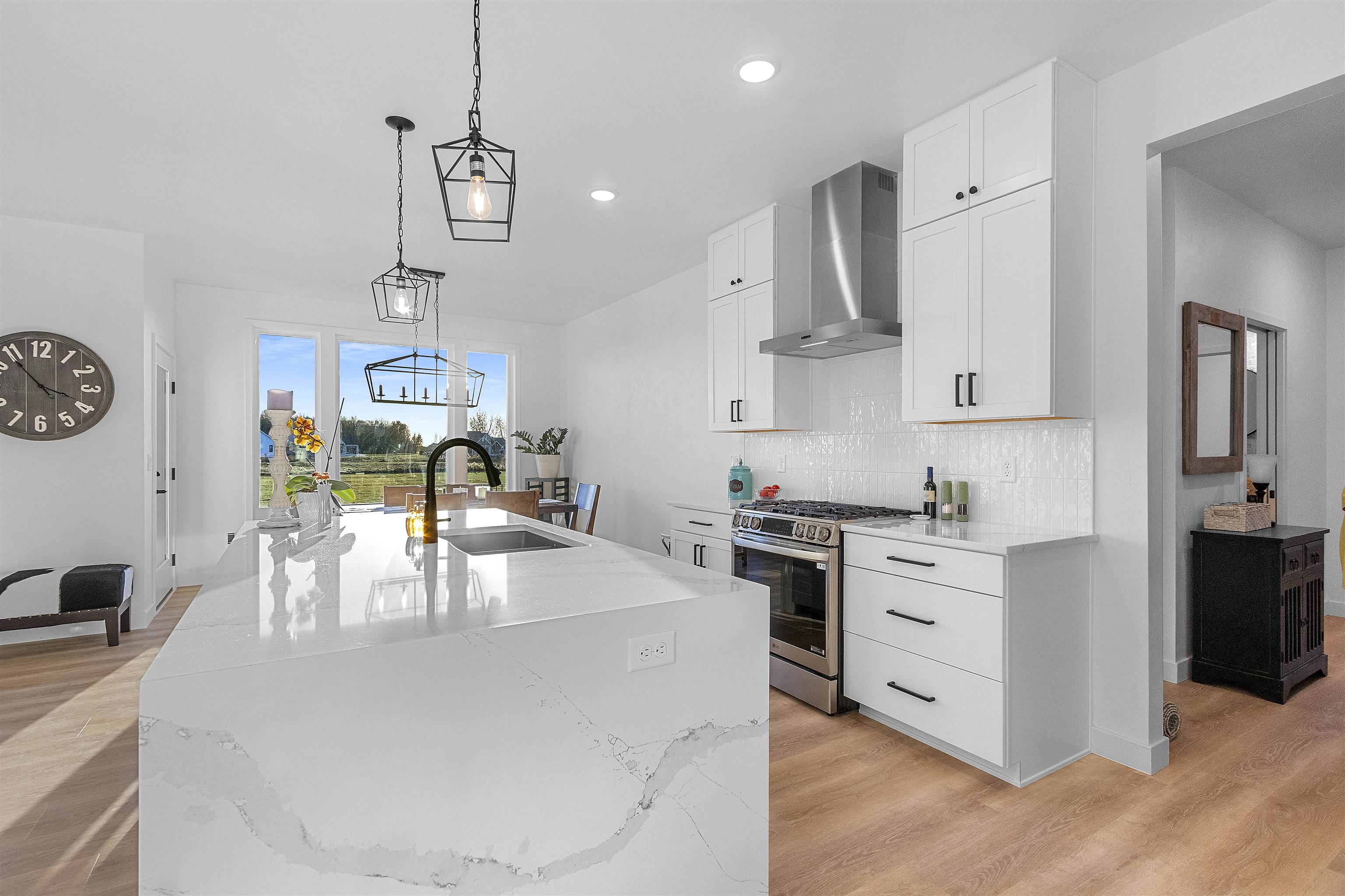 302 Kerrigan Drive Wrightstown, WI 54180 - Photo 11 of 90