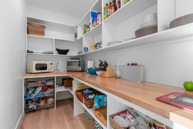 $650,000 | 302 Kerrigan Drive, Wrightstown, WI 54180