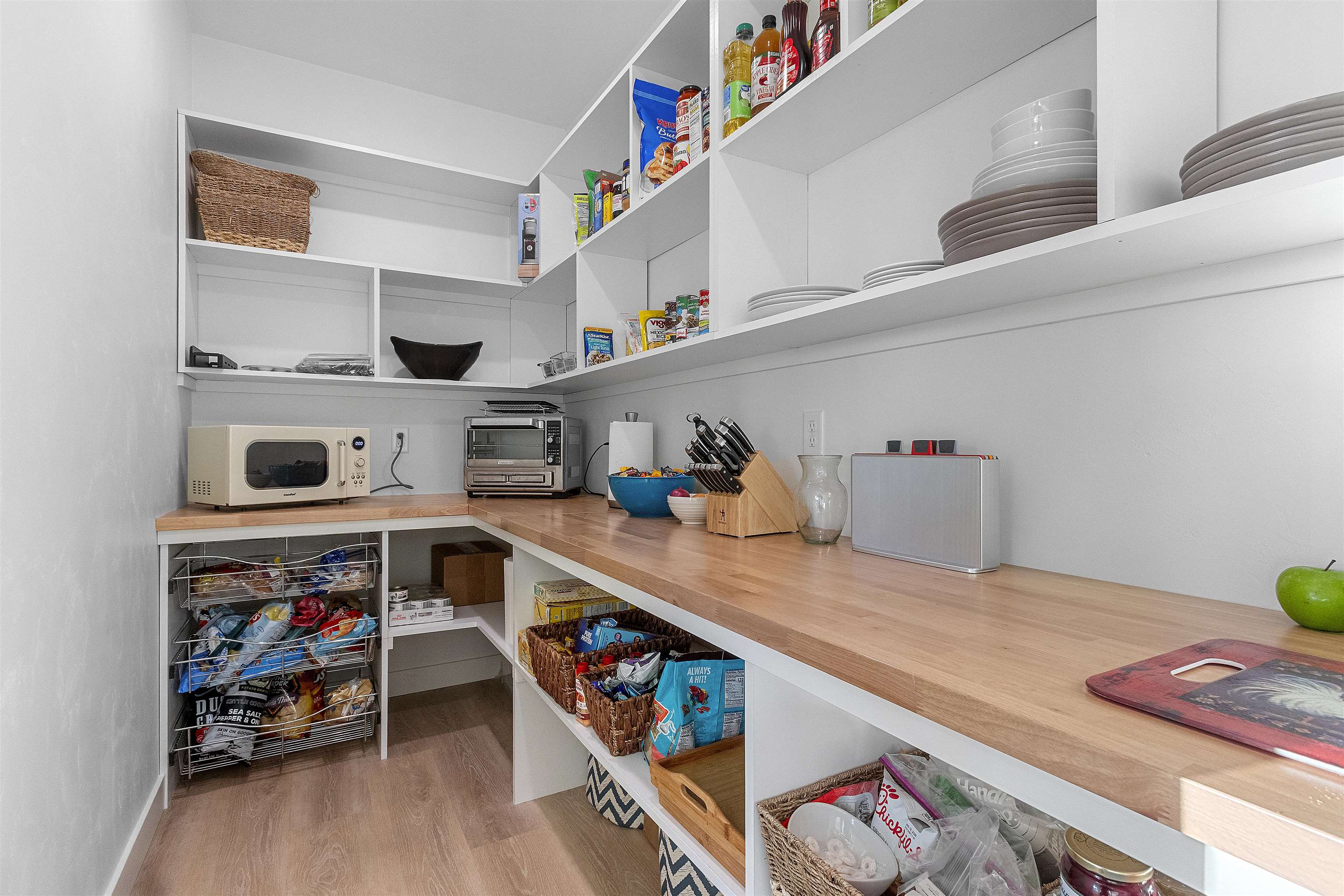 302 Kerrigan Drive Wrightstown, WI 54180 - Photo 14 of 90