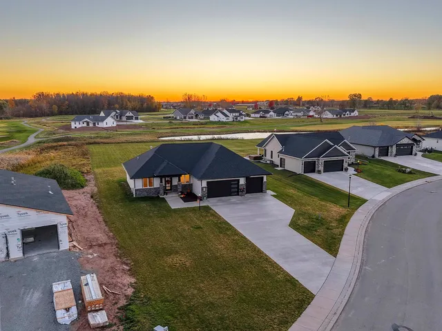 $685,000 | 302 Kerrigan Drive, Wrightstown, WI 54180