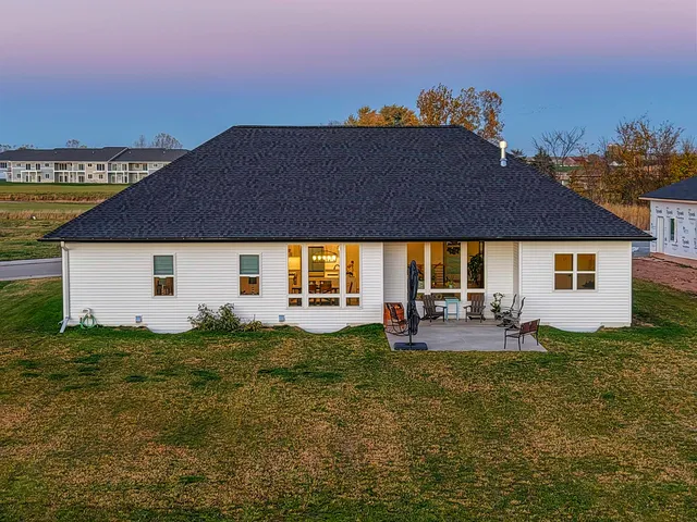 $685,000 | 302 Kerrigan Drive, Wrightstown, WI 54180