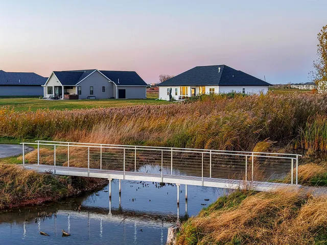 $685,000 | 302 Kerrigan Drive, Wrightstown, WI 54180