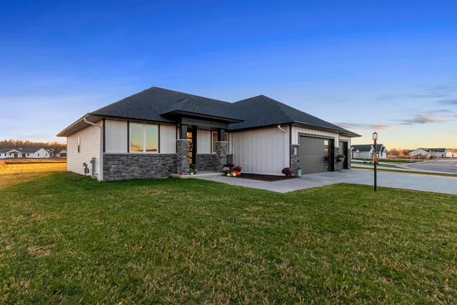 $650,000 | 302 Kerrigan Drive, Wrightstown, WI 54180