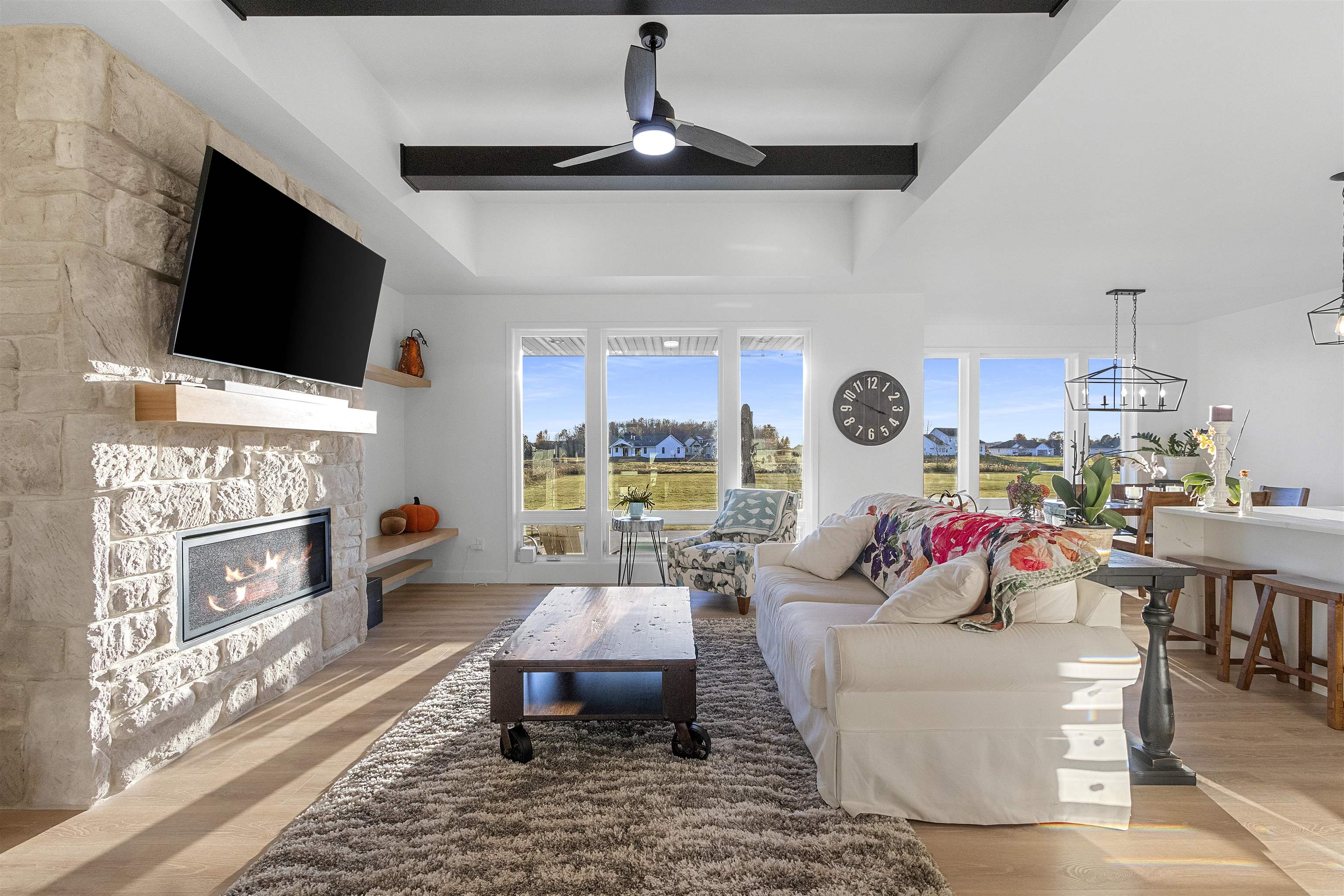 302 Kerrigan Drive Wrightstown, WI 54180 - Photo 4 of 90