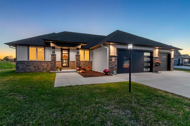 $650,000 | 302 Kerrigan Drive, Wrightstown, WI 54180