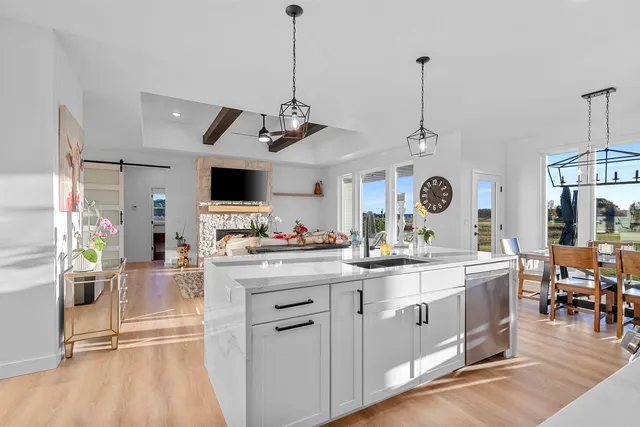 $685,000 | 302 Kerrigan Drive, Wrightstown, WI 54180