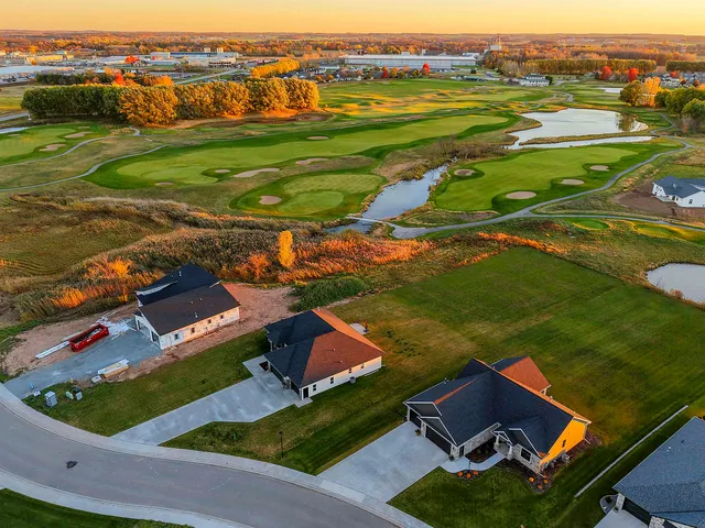 $685,000 | 302 Kerrigan Drive, Wrightstown, WI 54180