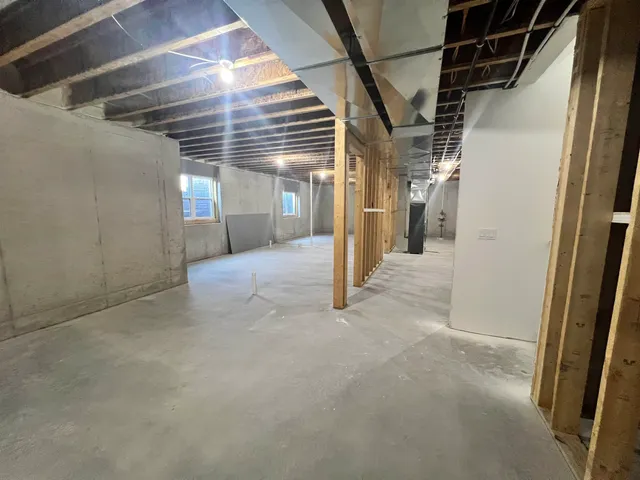 $685,000 | 302 Kerrigan Drive, Wrightstown, WI 54180