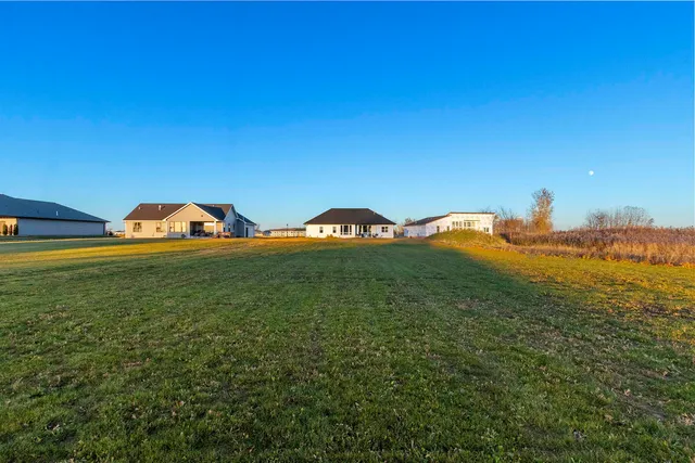 $685,000 | 302 Kerrigan Drive, Wrightstown, WI 54180