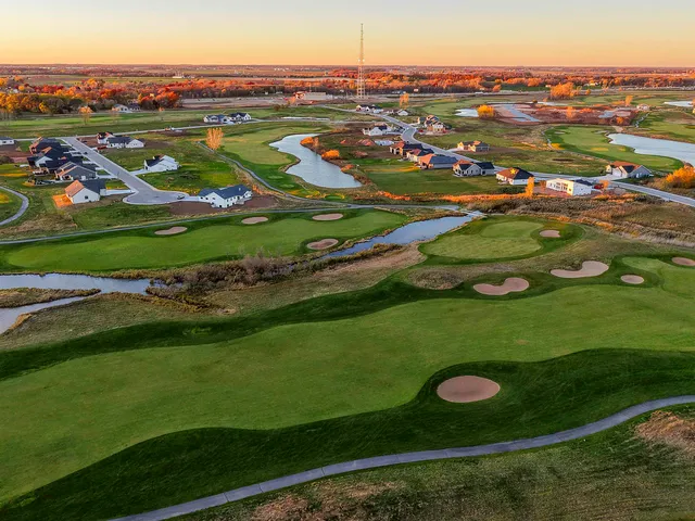 $685,000 | 302 Kerrigan Drive, Wrightstown, WI 54180