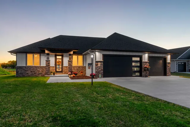 $650,000 | 302 Kerrigan Drive, Wrightstown, WI 54180