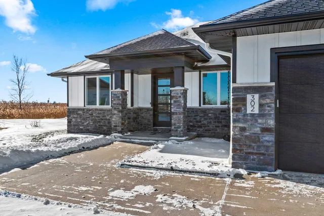 $650,000 | 302 Kerrigan Drive, Wrightstown, WI 54180