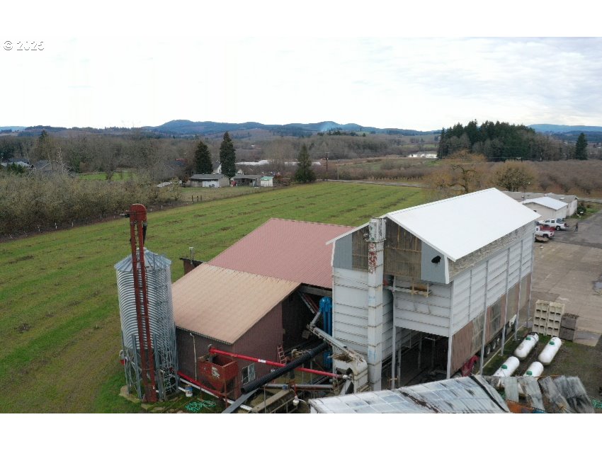 45868 Northwest Hillside Road Forest Grove, OR 97116 - Photo 8 of 24