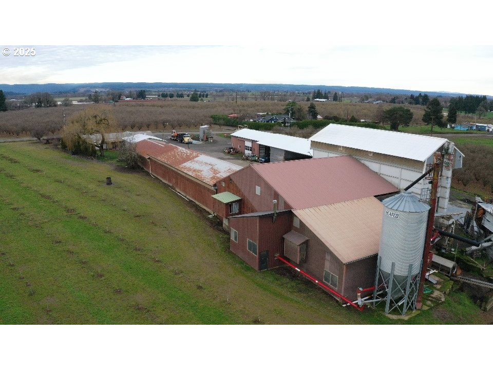 45868 Northwest Hillside Road Forest Grove, OR 97116 - Photo 9 of 24