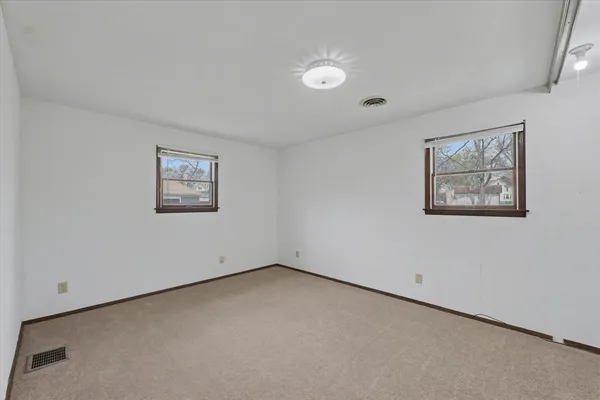 $115,000 | 21 Linn Street, Piper City, IL 60959