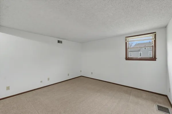 $115,000 | 21 Linn Street, Piper City, IL 60959