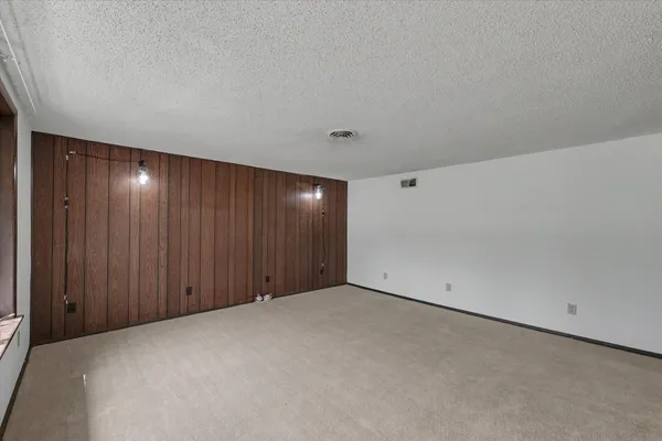 $115,000 | 21 Linn Street, Piper City, IL 60959