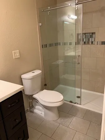 $1,100,000 | 407 West Semands Street, Conroe, TX 77301