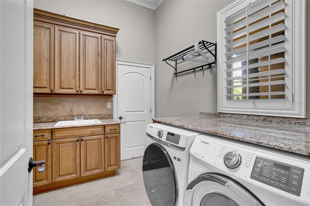 8707 Silverthorn Road Seminole, FL 33777 - Photo 36 of 58