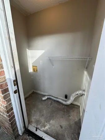 $1,000 | 676 South 72nd Avenue, Unit B, Pensacola, FL 32506