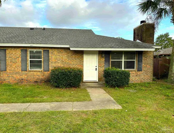 $1,000 | 676 South 72nd Avenue, Unit B, Pensacola, FL 32506
