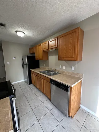 $1,000 | 676 South 72nd Avenue, Unit B, Pensacola, FL 32506