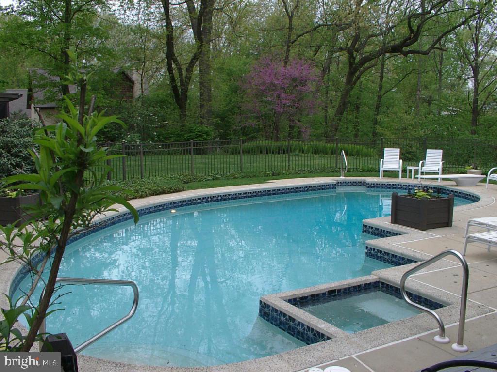 140 Woodside Road Lancaster, PA 17601 - Photo 17 of 21 Gallery Image 17