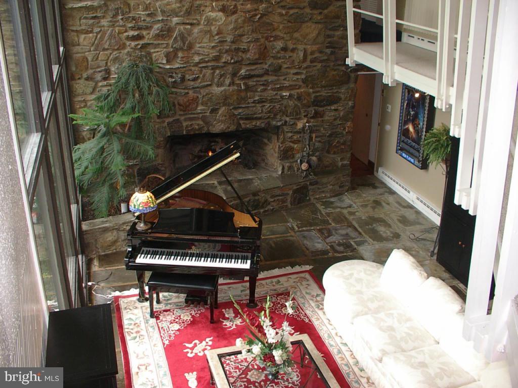 140 Woodside Road Lancaster, PA 17601 - Photo 3 of 21 Gallery Image 3
