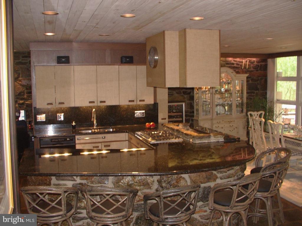 140 Woodside Road Lancaster, PA 17601 - Photo 4 of 21 Gallery Image 4