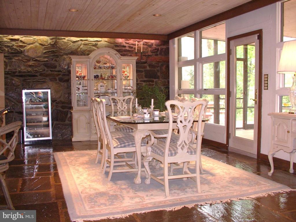140 Woodside Road Lancaster, PA 17601 - Photo 5 of 21 Gallery Image 5
