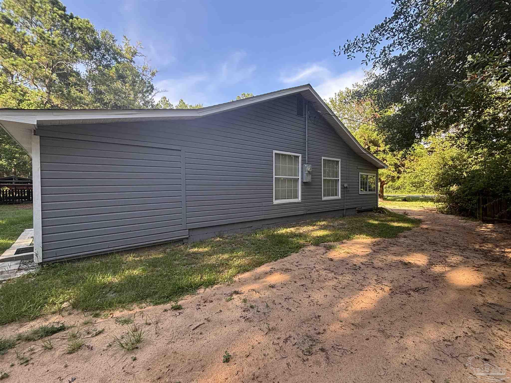 3525 Robinson Point Road Milton, FL 32583 - Photo 5 of 27