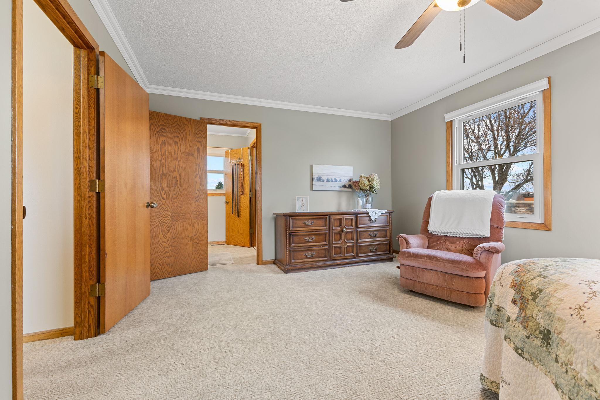 7053 Sherwood Road Woodbury, MN 55125 - Photo 23 of 44 Gallery Image 23