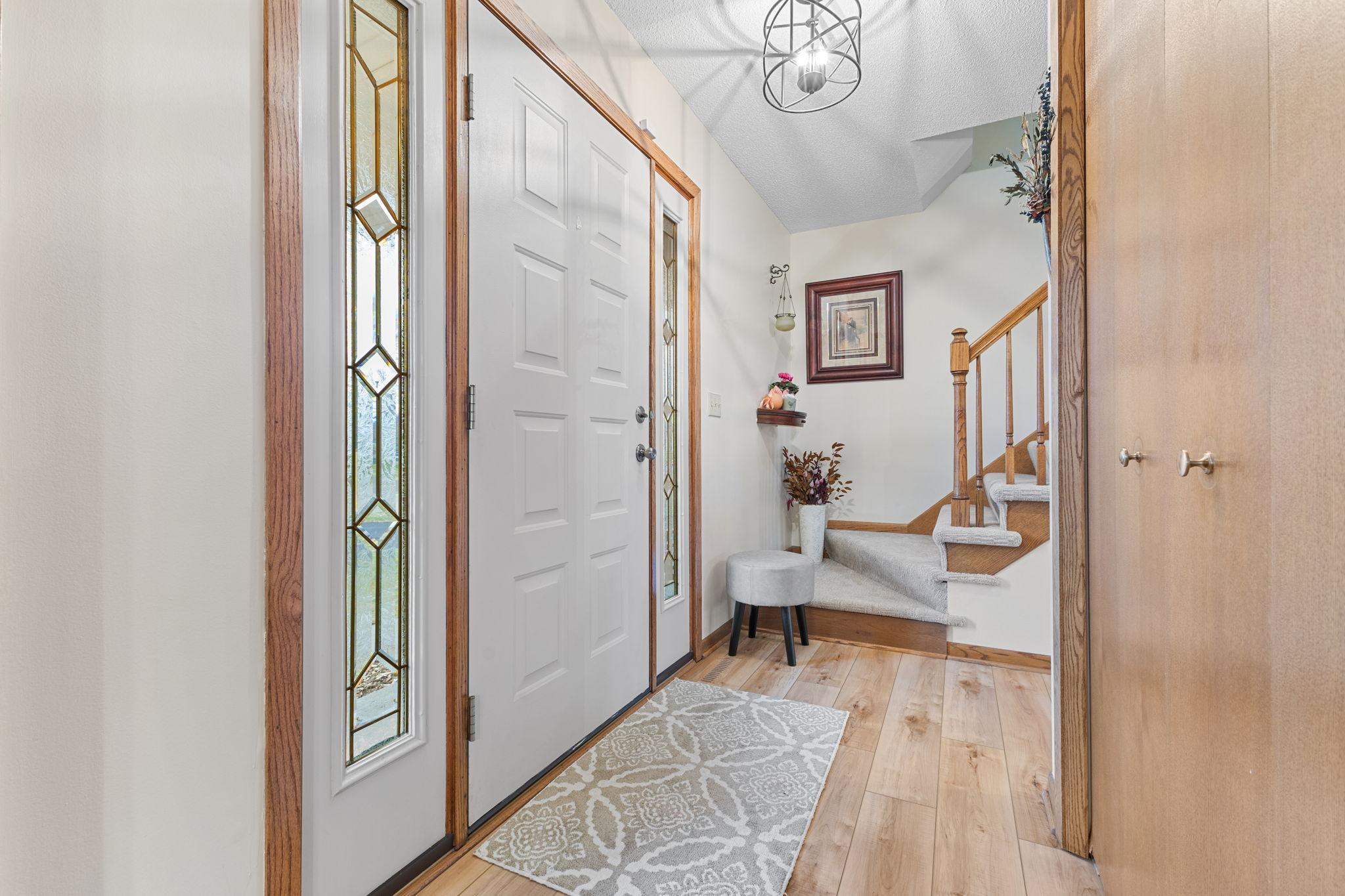 7053 Sherwood Road Woodbury, MN 55125 - Photo 5 of 44 Gallery Image 5