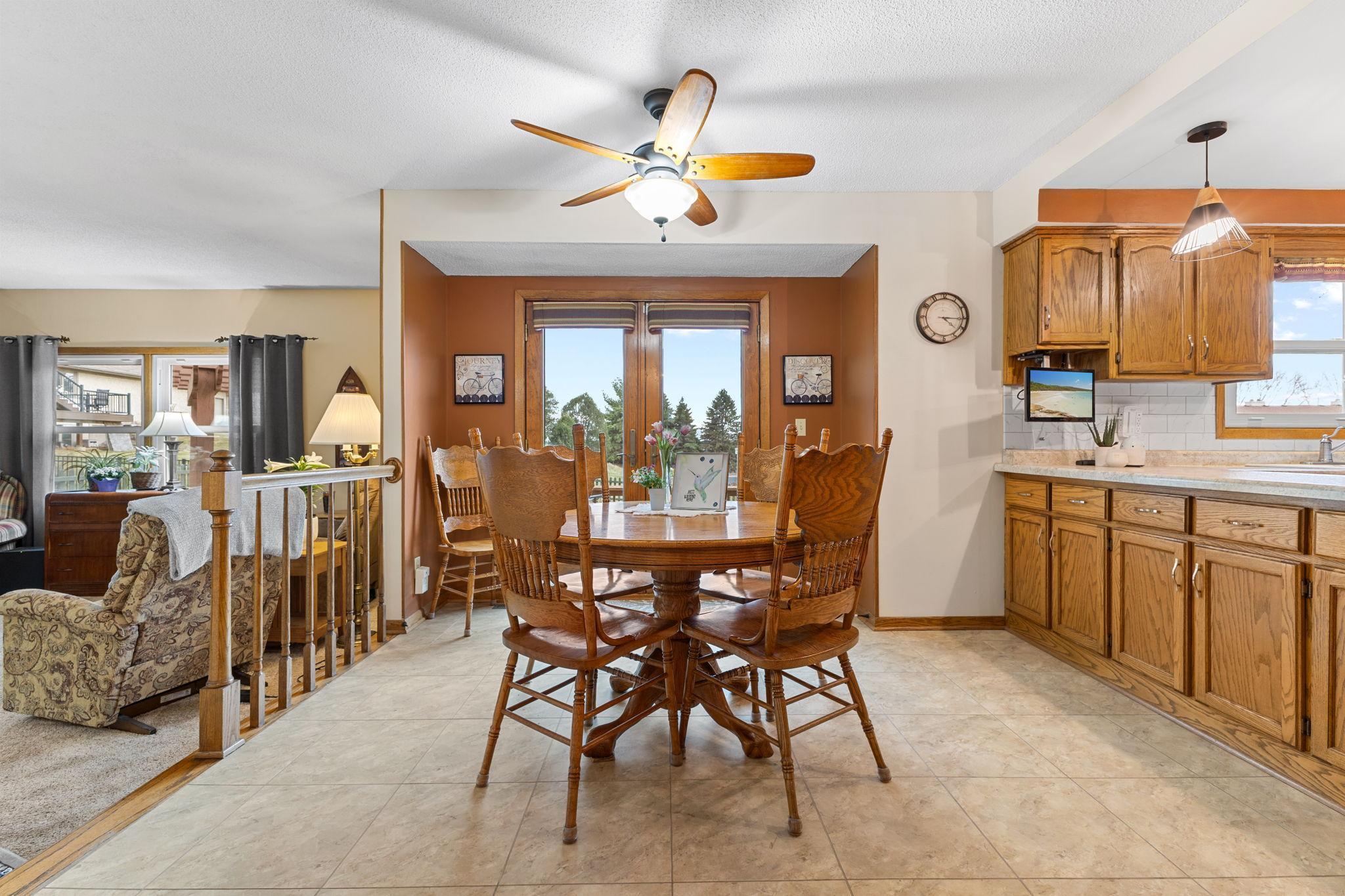 7053 Sherwood Road Woodbury, MN 55125 - Photo 6 of 44 Gallery Image 6