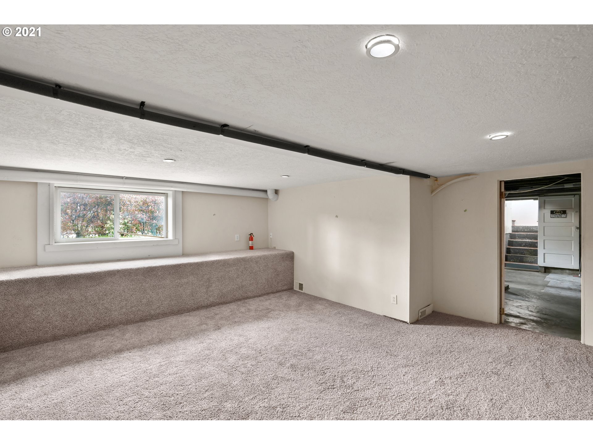5709 Southeast Reedway Street Portland, OR 97206 - Photo 14 of 19 Gallery Image 14