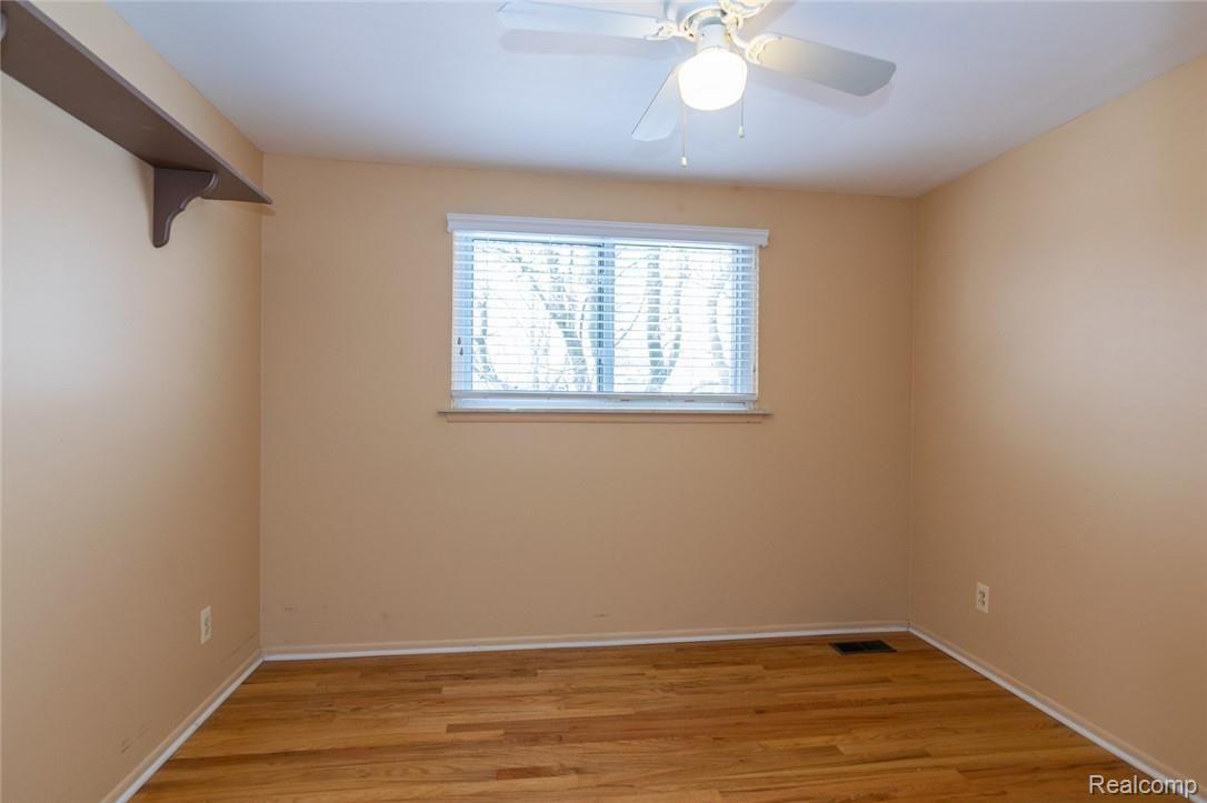 32403 Woody Road Fraser, MI 48026 - Photo 20 of 28 21_DSC_3306_mls.jpg