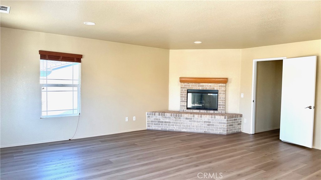 14741 Coachman Road Victorville, CA 92394 - Photo 8 of 12